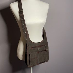 Baggallini crossbody